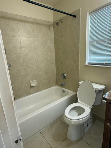578 NE 20th Street 10e, Wilton Manors, FL 33305