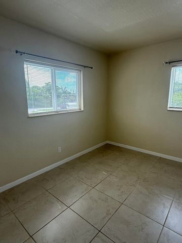 578 NE 20th Street 10e, Wilton Manors, FL 33305