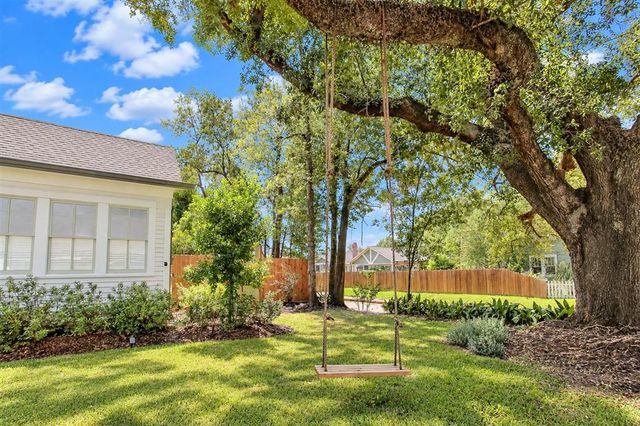 1002 Iris Street, Lake Charles, LA 70601