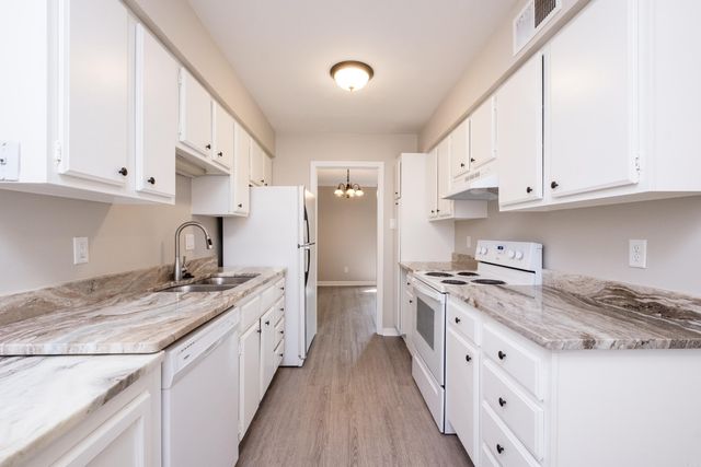 70 Kingsbridge Way Drive, Little Rock, AR 72212