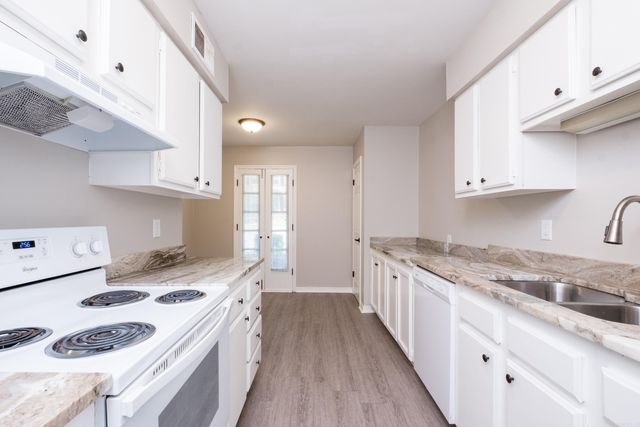 70 Kingsbridge Way Drive, Little Rock, AR 72212