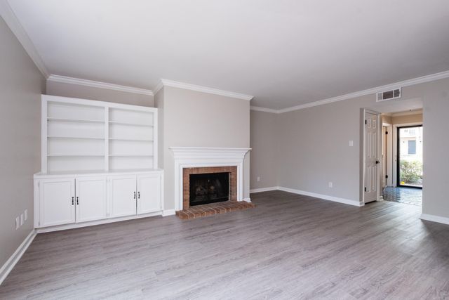 70 Kingsbridge Way Drive, Little Rock, AR 72212