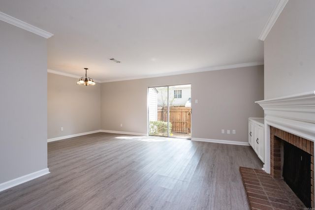 70 Kingsbridge Way Drive, Little Rock, AR 72212