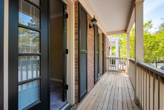 70 Kingsbridge Way Drive, Little Rock, AR 72212