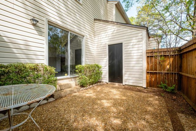 70 Kingsbridge Way Drive, Little Rock, AR 72212