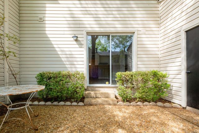 70 Kingsbridge Way Drive, Little Rock, AR 72212