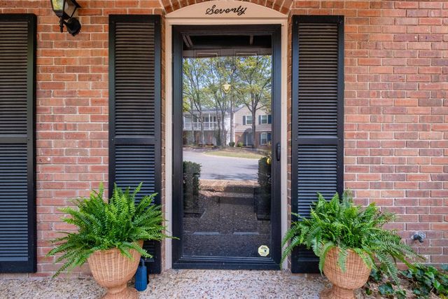 70 Kingsbridge Way Drive, Little Rock, AR 72212