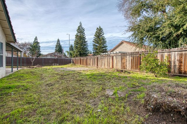 2535 Sierra Avenue, Clovis, CA 93611