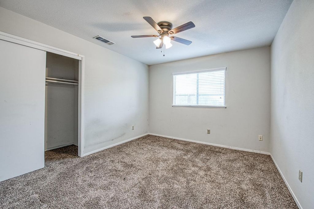 Image 12 of property listing at 2535 Sierra Avenue, Clovis, CA 93611