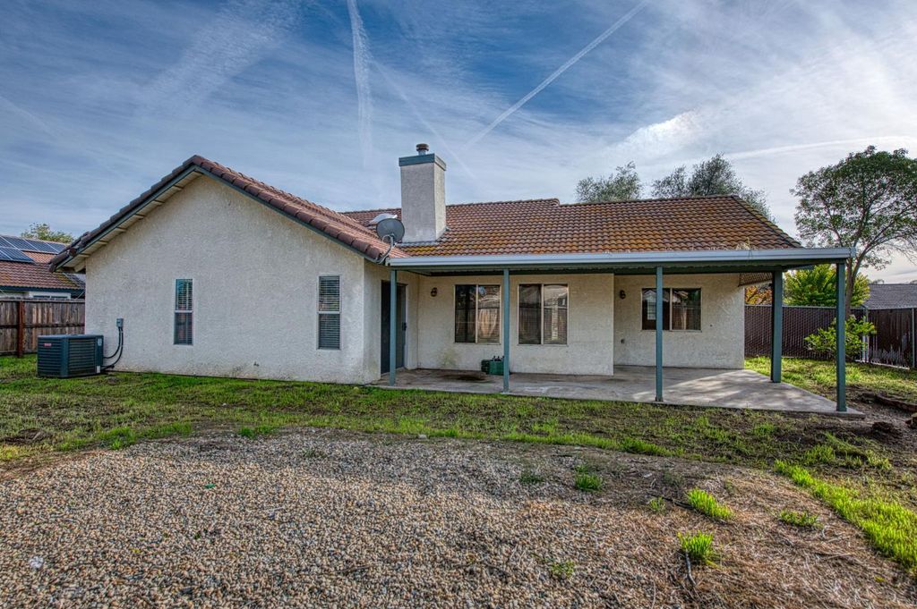 Image 19 of property listing at 2535 Sierra Avenue, Clovis, CA 93611