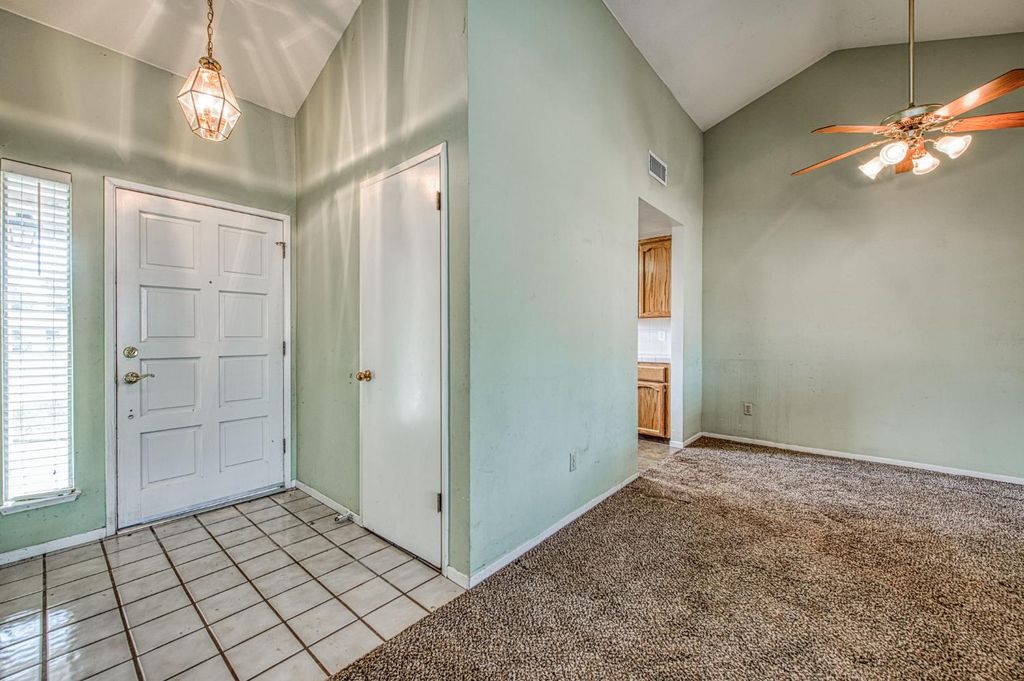 Image 2 of property listing at 2535 Sierra Avenue, Clovis, CA 93611