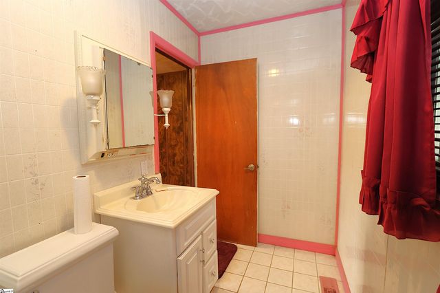 127 Norris Court, Spartanburg, SC 29306