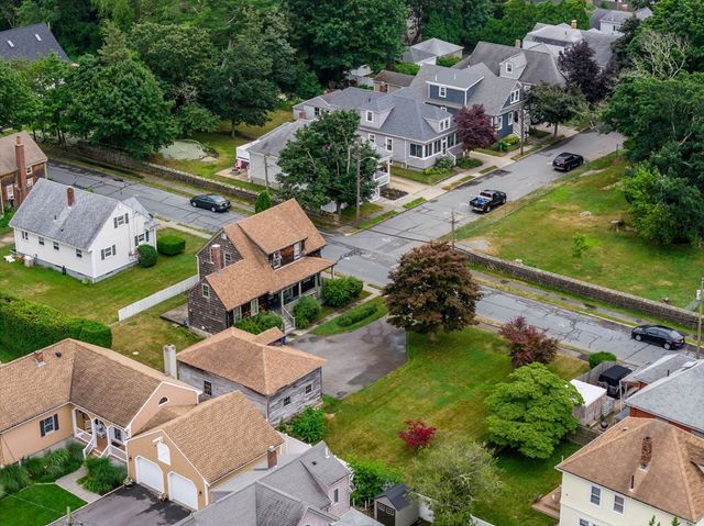 32 Cedar St, Fairhaven, MA 02719