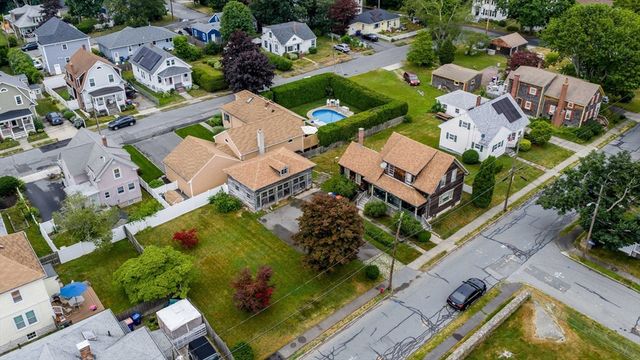 32 Cedar St, Fairhaven, MA 02719