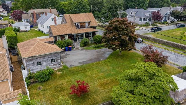 32 Cedar St, Fairhaven, MA 02719