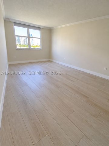 500 W Bayview Dr 621, Sunny Isles Beach, FL 33160