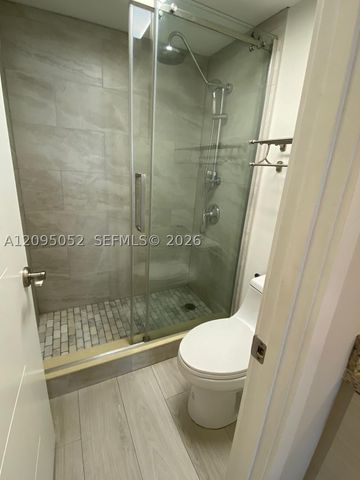 500 W Bayview Dr 621, Sunny Isles Beach, FL 33160