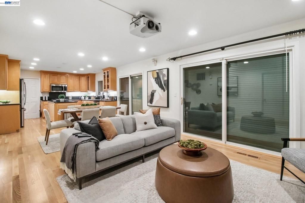 Image 18 of property listing at 3113 Creekmore Way, San Jose, CA 95148