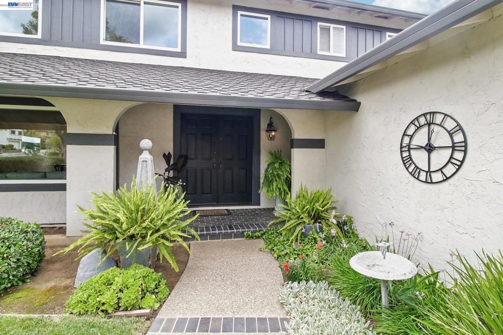 Image 5 of property listing at 3113 Creekmore Way, San Jose, CA 95148