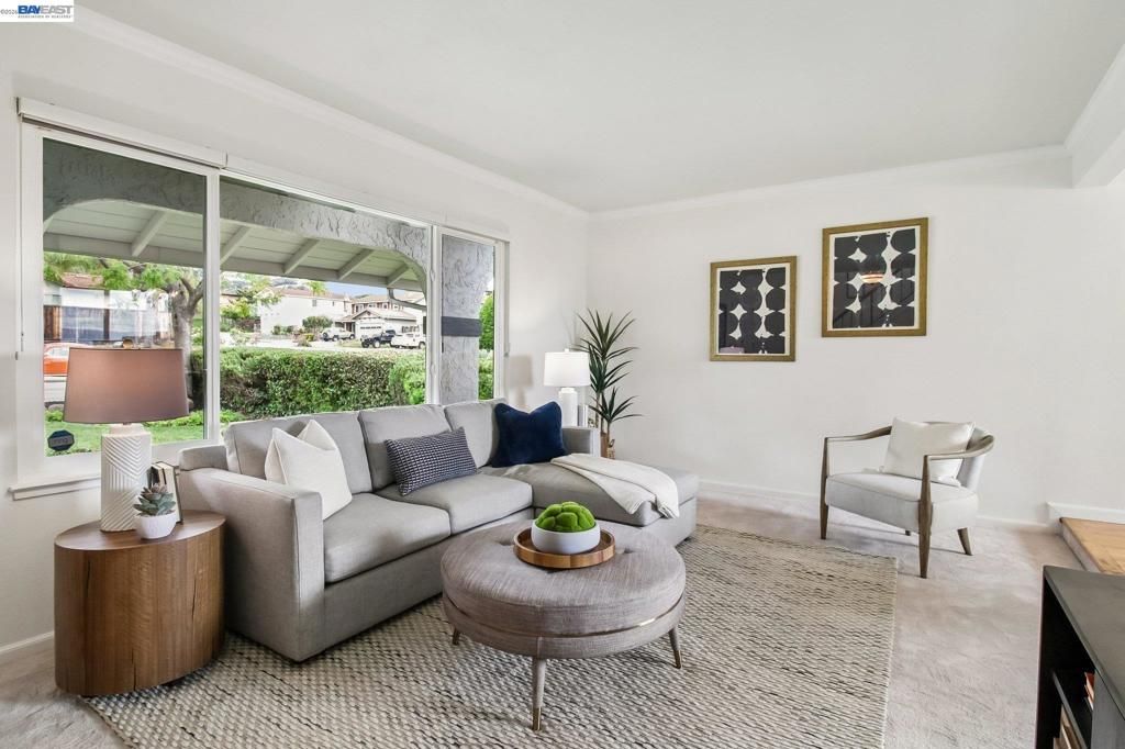 Image 9 of property listing at 3113 Creekmore Way, San Jose, CA 95148
