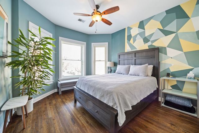 1951 W Byron Street 2W, Chicago, IL 60613