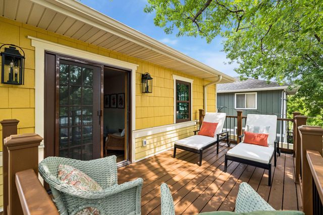 1990 James Avenue, Saint Paul, MN 55105