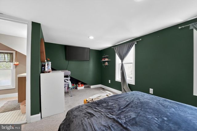217 PINEWOOD RD, Dundalk, MD 21222