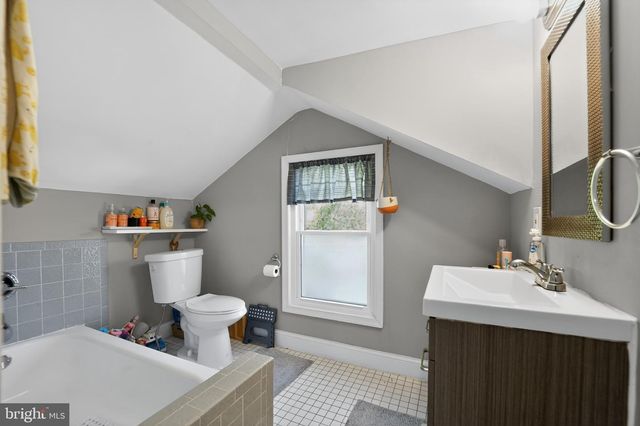 217 PINEWOOD RD, Dundalk, MD 21222
