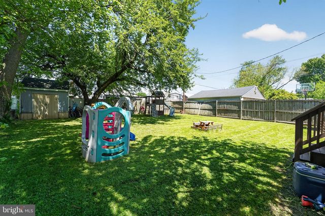 217 PINEWOOD RD, Dundalk, MD 21222