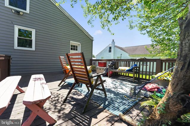 217 PINEWOOD RD, Dundalk, MD 21222