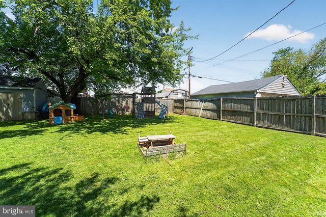 217 PINEWOOD RD, Dundalk, MD 21222