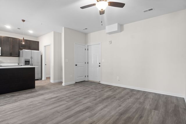 229 E Johnson Cir Unit A103, Clarksville, TN 37040