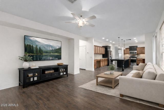 3267 E MAPLEWOOD Street, Gilbert, AZ 85297