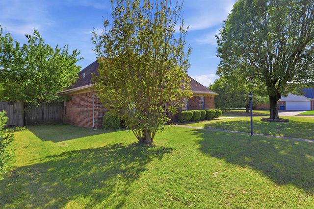 10023 WOODLAND GROVE DR, Lakeland, TN 38002