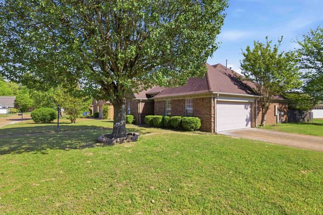 10023 WOODLAND GROVE DR, Lakeland, TN 38002