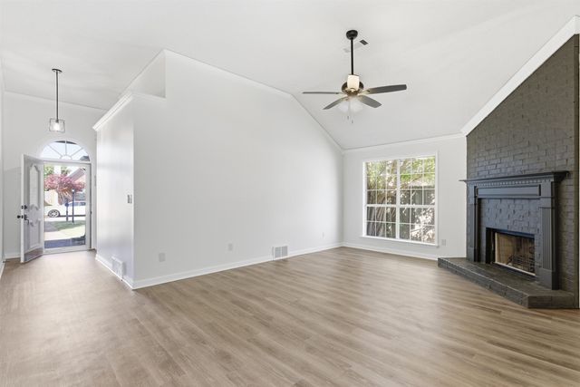 10023 WOODLAND GROVE DR, Lakeland, TN 38002