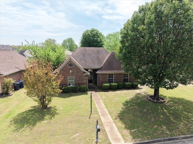 10023 WOODLAND GROVE DR, Lakeland, TN 38002