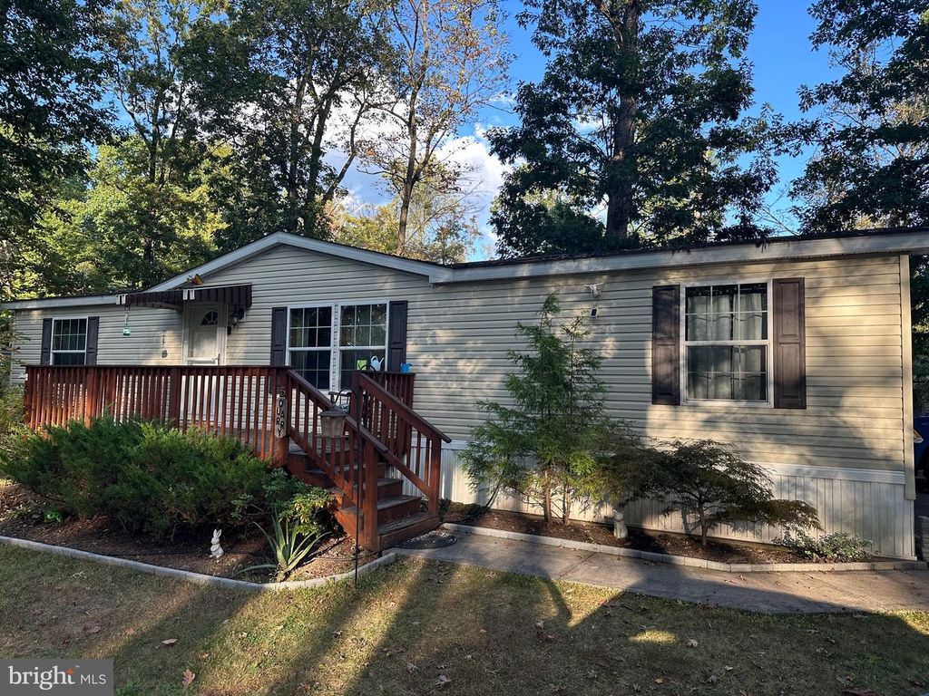 5 QUARRY RD, Quakertown, PA 18951