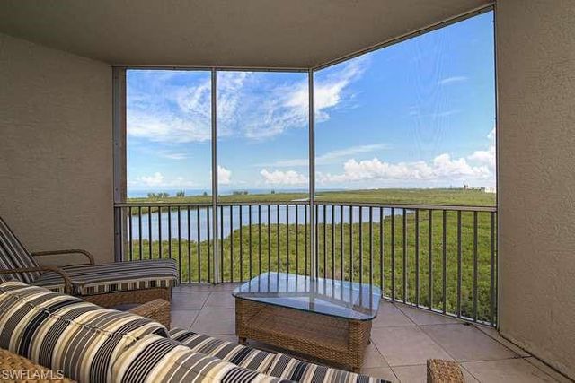 295 Grande WAY 1006, Naples, FL 34110