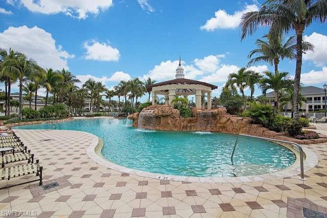 295 Grande WAY 1006, Naples, FL 34110
