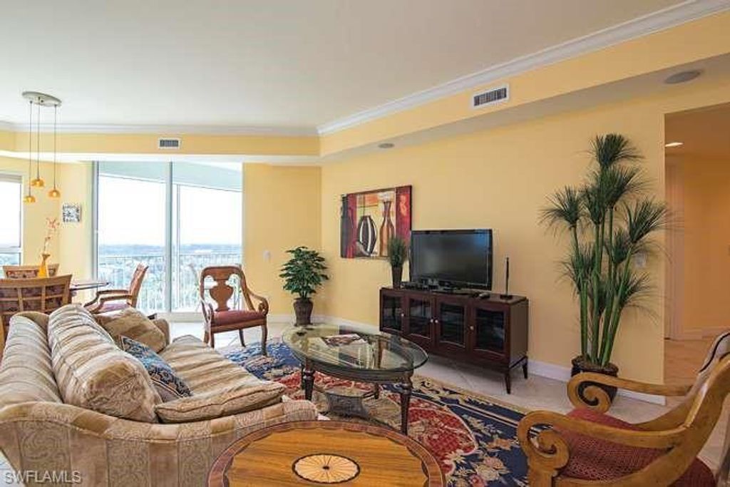 295 Grande WAY 1006, Naples, FL 34110