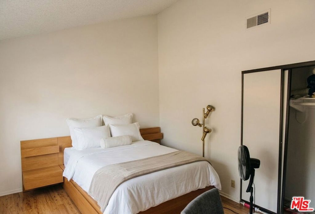 7115 Etiwanda Avenue 18, Reseda, CA 91335 — photo 2