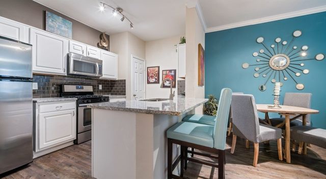 6201 Chapel Hill Boulevard 914, Plano, TX 75093