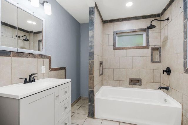 2701 Oakley Avenue, Kansas City, MO 64128