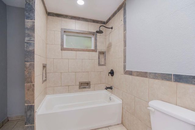2701 Oakley Avenue, Kansas City, MO 64128
