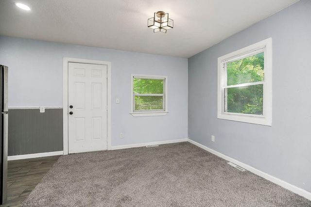 2701 Oakley Avenue, Kansas City, MO 64128