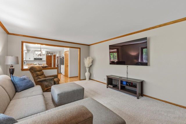 S45W25745 Underwood COURT, Waukesha, WI 53189