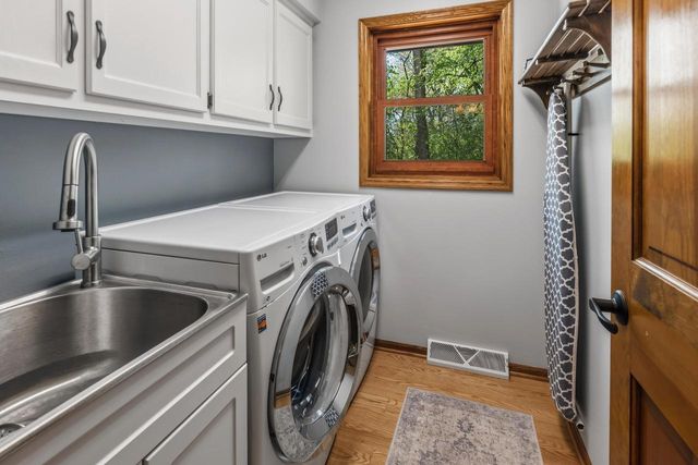 S45W25745 Underwood COURT, Waukesha, WI 53189
