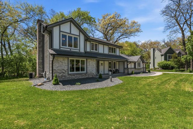S45W25745 Underwood COURT, Waukesha, WI 53189