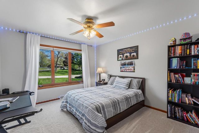 S45W25745 Underwood COURT, Waukesha, WI 53189